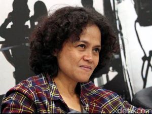 Mira Lesmana Tinggalkan Jadwal Syuting Demi Nonton John Mayer Mira Lesmana Tinggalkan Jadwal Syuting Demi Nonton John Mayer