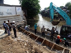 Tanggul Proyek Tol di Bogor Jebol, 6 Warga Hanyut Terbawa Arus