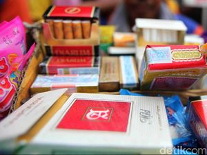Tolak Aturan Kemasan Rokok Polos, Pedagang Pasar: Pendapatan Merosot! Tolak Aturan Kemasan Rokok Polos, Pedagang Pasar: Pendapatan Merosot!