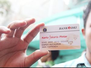 Dinilai Tak Tepat Sasaran, Sandiaga Kaji Pengurangan KJP