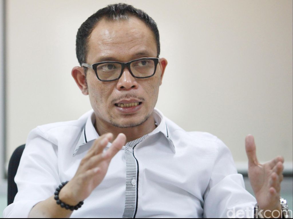 Hanif Jadi Plt Menpora: Berterima Kasih ke Jokowi, Prihatin ke Imam Nahrawi Hanif Jadi Plt Menpora: Berterima Kasih ke Jokowi, Prihatin ke Imam Nahrawi