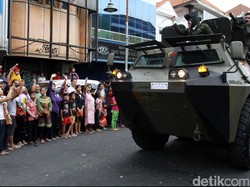 Bagaimana Jika Panser Anoa Jadi Angkutan Umum?