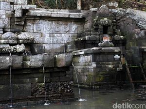 Menapak Jejak Air Tak Pernah Surut di Candi Jolotundo Mojokerto
