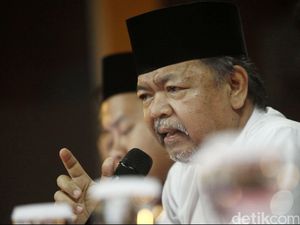 Ahok: KH Ali Mustafa Yaqub Ingin Buat Sungai di Masjid Istiqlal Jadi Bening Ahok: KH Ali Mustafa Yaqub Ingin Buat Sungai di Masjid Istiqlal Jadi Bening