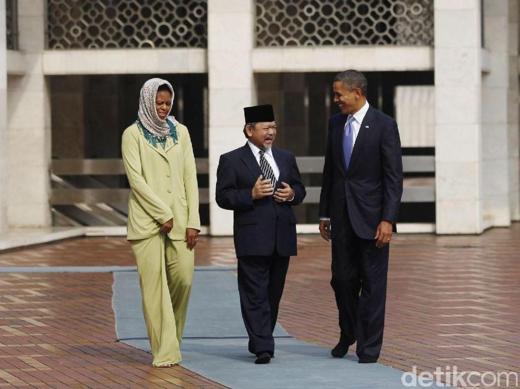 5 Tokoh Dunia dan Cerita Kunjungannya ke Masjid Istiqlal 5 Tokoh Dunia dan Cerita Kunjungannya ke Masjid Istiqlal