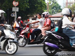 Riuh Warung Bunda, Pelajar Cimahi Dilarang Bawa Motor ke Sekolah