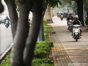 Suara Pedestrian Masih Mendamba Trotoar Nyaman, Steril dari Pemotor Suara Pedestrian Masih Mendamba Trotoar Nyaman, Steril dari Pemotor