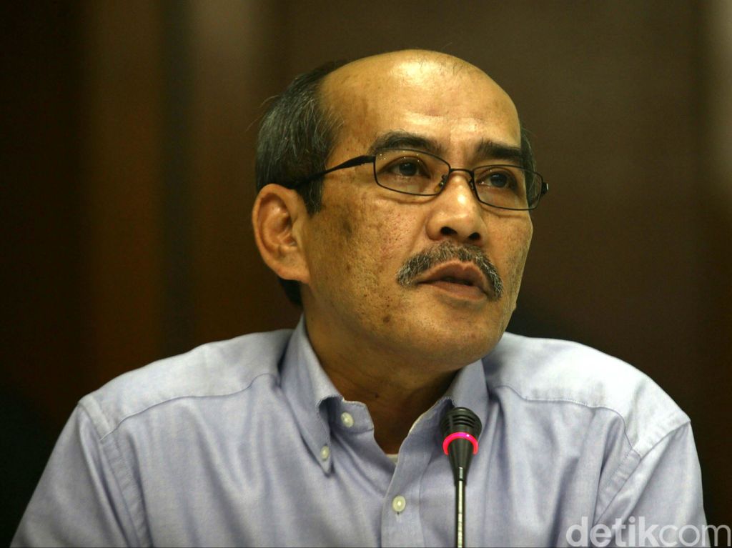 Faisal Basri Pilih Jokowi 2 Periode, tapi Kok Kritik Terus?