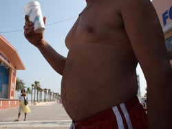 Minat Pria untuk Jalani Operasi Pengangkatan Payudara Mengalami Peningkatan