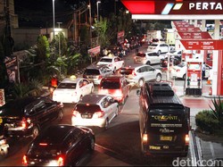 Pabrikan Mobil Jungkir Balik Bikin Mobil yang Irit BBM