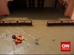 Ketua DPRD DKI: Masa Warga Kampung Pulo Mau Kebanjiran Terus?