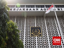 Tim Kejagung Jemput Paksa Kabiro Organisasi Pemprov Jabar Asep Sukarno