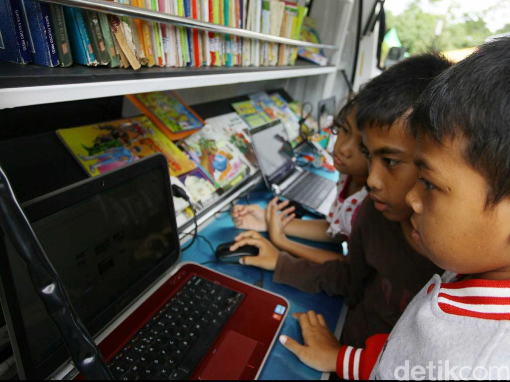 RI Jadi Negara Berpenghasilan Menengah Bawah, Ekonom : Perbaiki Pendidikan RI Jadi Negara Berpenghasilan Menengah Bawah, Ekonom : Perbaiki Pendidikan