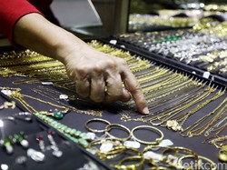 Mal Tutup Imbas Corona, Penjualan Perhiasan Emas Anjlok 50%