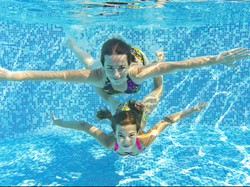 6 Hal Penting untuk Mencegah Keluhan Saat Renang