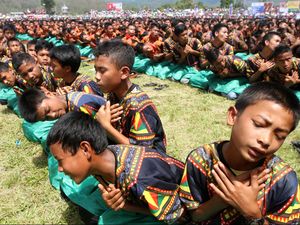 Pola Lantai Tari Saman Lengkap dengan Gerakannya Pola Lantai Tari Saman Lengkap dengan Gerakannya