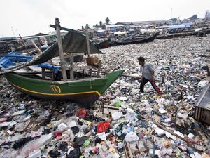 Foto: Melihat Lagi Kondisi Sampah di Teluk Jakarta