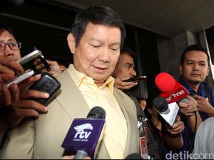 Soal Logistik Prabowo, Desmond: Mungkin Hashim Nggak Bantu Duit Soal Logistik Prabowo, Desmond: Mungkin Hashim Nggak Bantu Duit