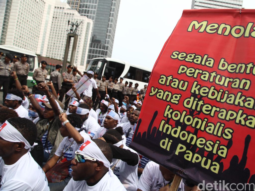 Demokratisasi Global dan Separatisme Demokratisasi Global dan Separatisme