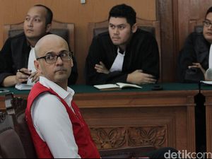 Dibui 11 Tahun, Neil Guru JIS Mohon Pengampunan ke Jokowi Dibui 11 Tahun, Neil Guru JIS Mohon Pengampunan ke Jokowi