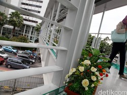 Perobohan JPO HI Dikritik, Sandi: Memudahkan Kaum Difabel