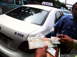 Razia Gabungan di Solo, Petugas Sita Taksi Bodong