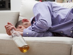 Diduga Akibat Miras, Boy Tewas di Depan Pos Polisi Pecenongan Gambir