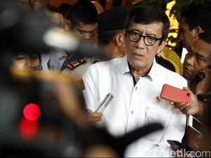 Yasonna Minta Konter Pembayaran VoA di Bandara I Gusti Ngurah Rai Ditambah