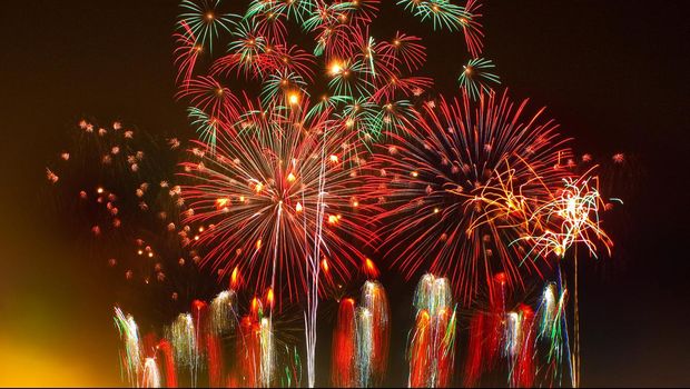 Ilustrasi kembang api