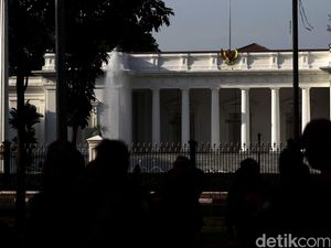 Plin-plan Pemerintahan Jokowi Batalkan Kebijakan Secepat Kilat Plin-plan Pemerintahan Jokowi Batalkan Kebijakan Secepat Kilat