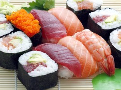 Tips Makan Sushi Agar Berat Badan Ideal Tetap Terjaga