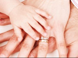 Terpisah 71 Tahun, Ibu Bertemu Anak yang Dilahirkan Saat PD II