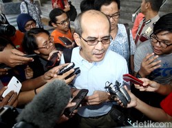 Dukung Calon Independen, Faisal Basri Berikan KTP untuk Ahok