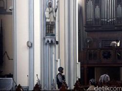 Antisipasi Teror, Polisi Perketat Pengamanan Gereja pada Saat Natal
