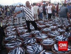 Liburan ke Pantai Depok Bantul, Wisatawan Serbu Pasar Ikan