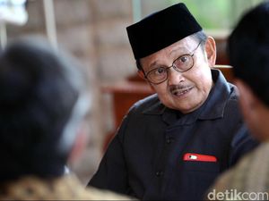 Mengenang Hari Lahir BJ Habibie 25 Juni hingga Quote Menginspirasi Mengenang Hari Lahir BJ Habibie 25 Juni hingga Quote Menginspirasi