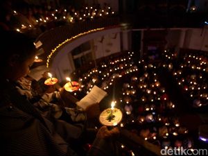 Melihat Khusyuknya Misa Natal di Berbagai Negara