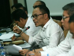 Menaker Bicara Persoalan TKA China, dari Isu Invasi Sampai BAB Sembarangan