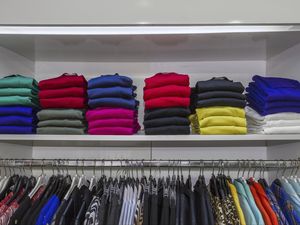 Kenapa Wanita Selalu Merasa Tidak Punya Baju Meski Lemari Penuh Pakaian? Kenapa Wanita Selalu Merasa Tidak Punya Baju Meski Lemari Penuh Pakaian?