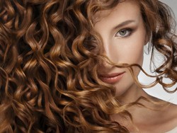 Beauty Vlogger Mengeriting Rambut dengan Snack Cheetos, Ini Hasilnya