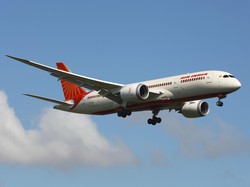 Selundupkan Puluhan Wanita Nepal, 2 Staf Air India Ditangkap