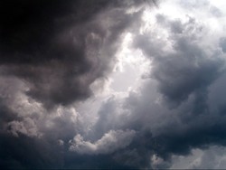 Filipina Bersiap Hadapi Topan Koppu, Ribuan Turis Dievakuasi