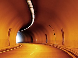 Hendak Masuk Inggris, Imigran Ditemukan Tewas di Channel Tunnel