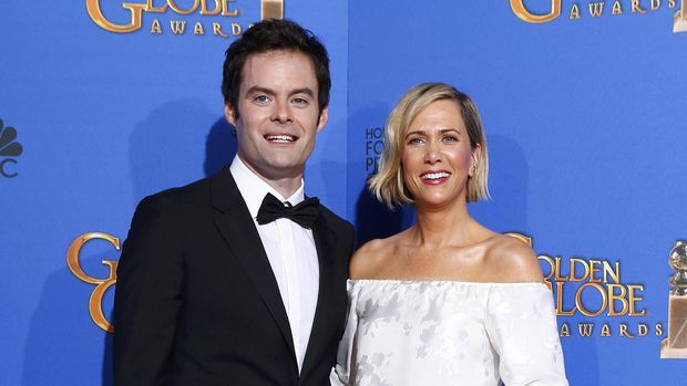 Bill Hader dan Kristin Wiig saat menjadi pemandu acara di Golden Globe Awards ke-72.