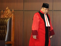 MK Bentuk Tim Panel Periksa Kewenangan Polri Keluarkan SIM