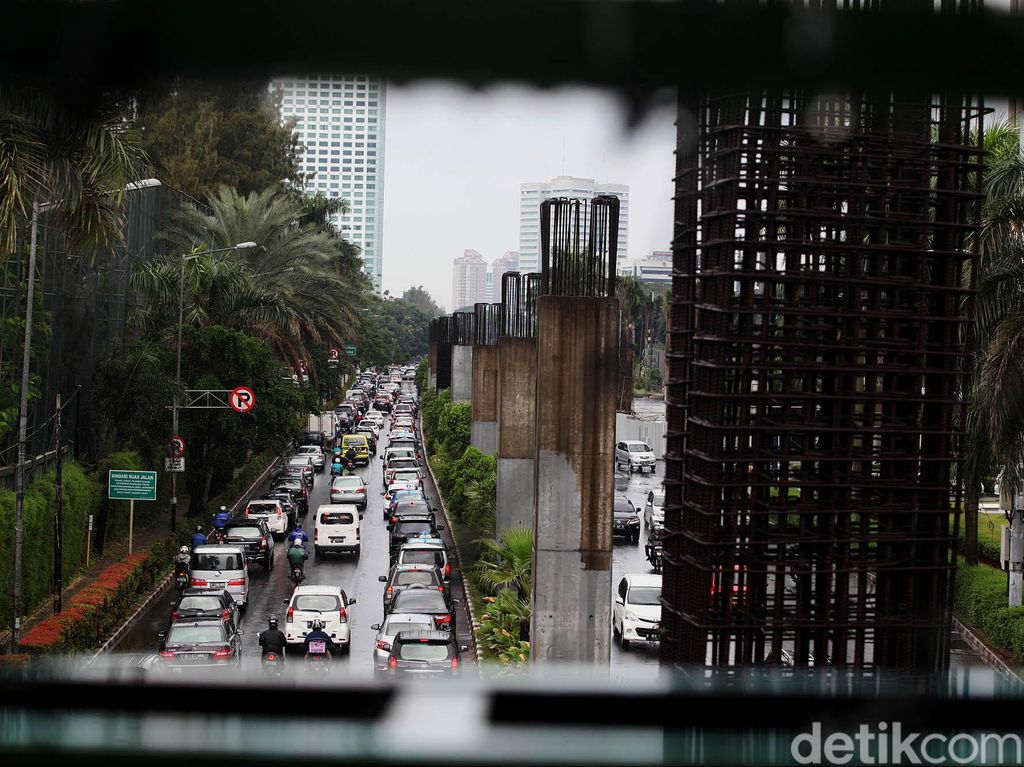Nilai Tiang Bekas Monorel di Kuningan Lebih dari Rp 1 M Nilai Tiang Bekas Monorel di Kuningan Lebih dari Rp 1 M