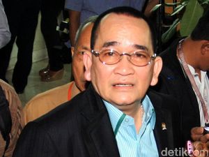 Pelapor Harap Ruhut Diproses: Baju Adat Kami Dipakai buat Bully Anies! Pelapor Harap Ruhut Diproses: Baju Adat Kami Dipakai buat Bully Anies!