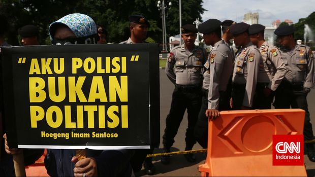 Koalisi Masyarakat Sipil Untuk Reformasi Polri memprotes kasus korupsi di internal Polri, terutama terkait kasus eks Wakapolri Budi Gunawan, yang kini diangkat jadi Kepala BIN.