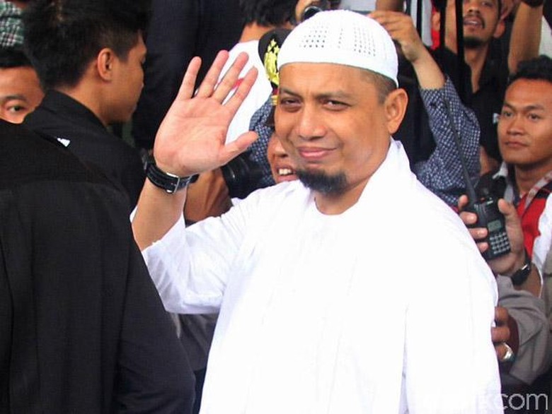 Dirawat di Penang, Ustad Arifin Ilham Banyak Dengar Murottal Alquran