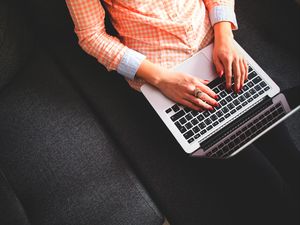 6 Jenis Pekerjaan dengan Gaji Tinggi yang Cocok untuk Introvert 6 Jenis Pekerjaan dengan Gaji Tinggi yang Cocok untuk Introvert
